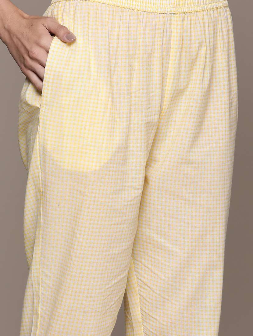 women three quarter sleeve kurta pant with dupatta set - 21087729 - Standard Image - 4