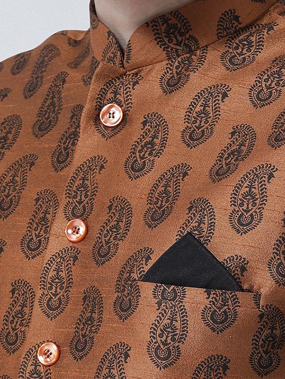 men kurta with churidar ethnic wear set - 21097534 - Standard Image - 4