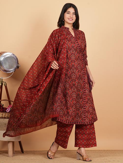 maroon kurta palazzo set with dupatta - 21098906 - Standard Image - 0