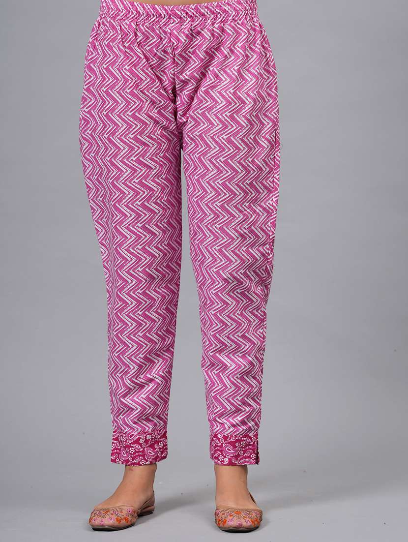 women paisley printed kurta pant with dupatta set - 21100080 - Standard Image - 4