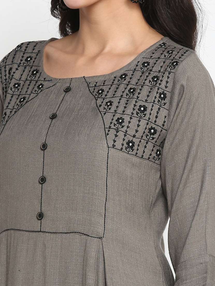 women three quarter sleeves straight kurta - 21100465 - Standard Image - 4