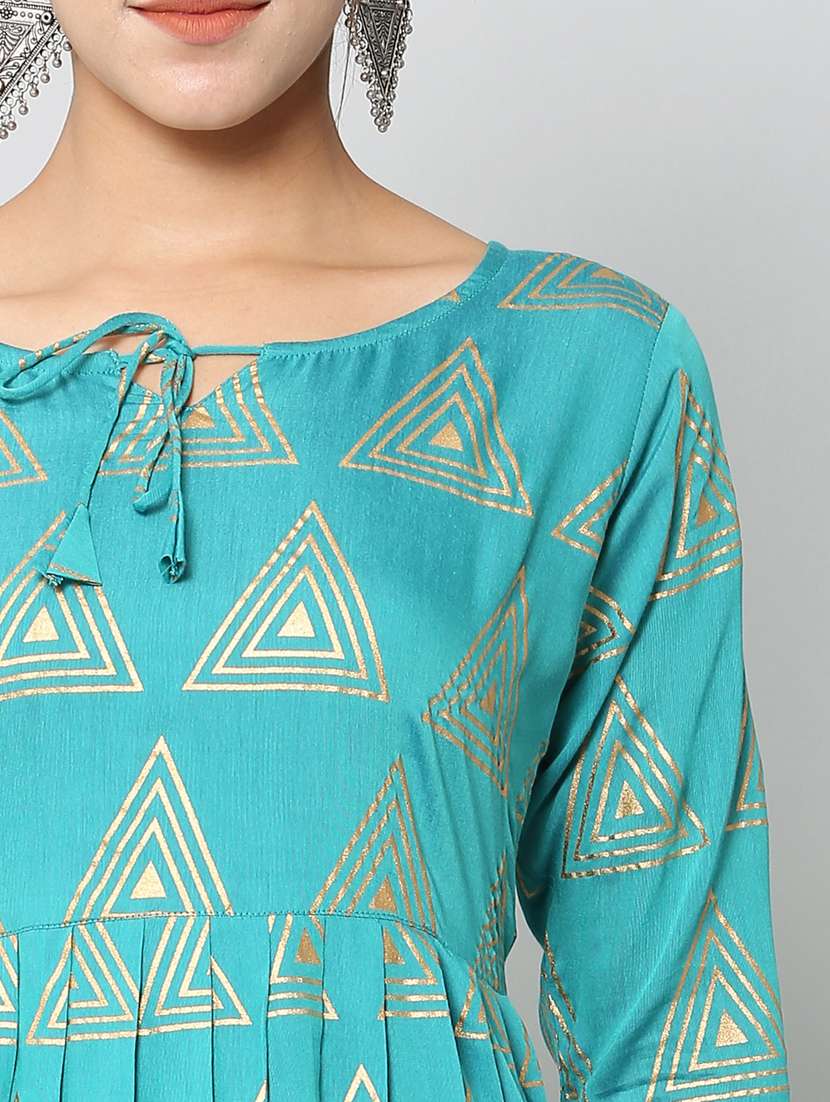 women three quarter sleeves flared kurta - 21100533 - Standard Image - 4