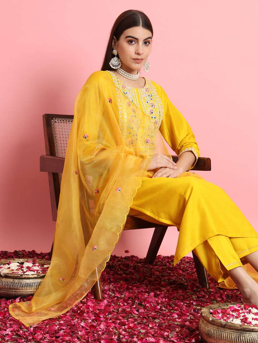 women embroidered kurta pant with dupatta suit set - 21102163 -  Standard Image - 4