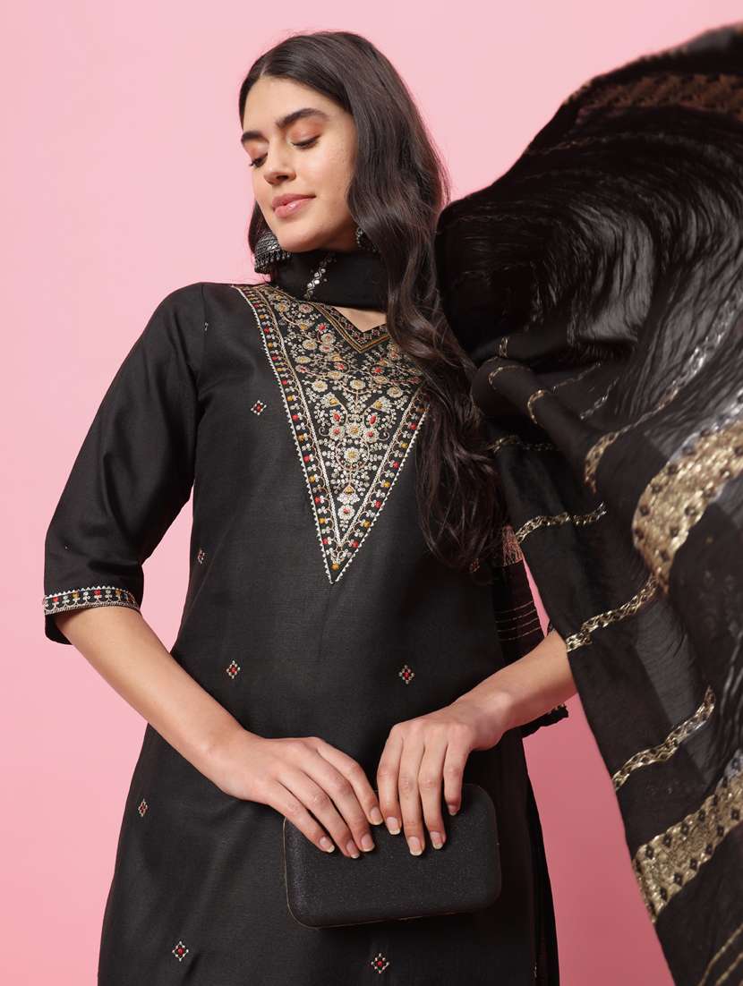 women three quarter sleeve kurta pant with dupatta set - 21102169 - Standard Image - 4