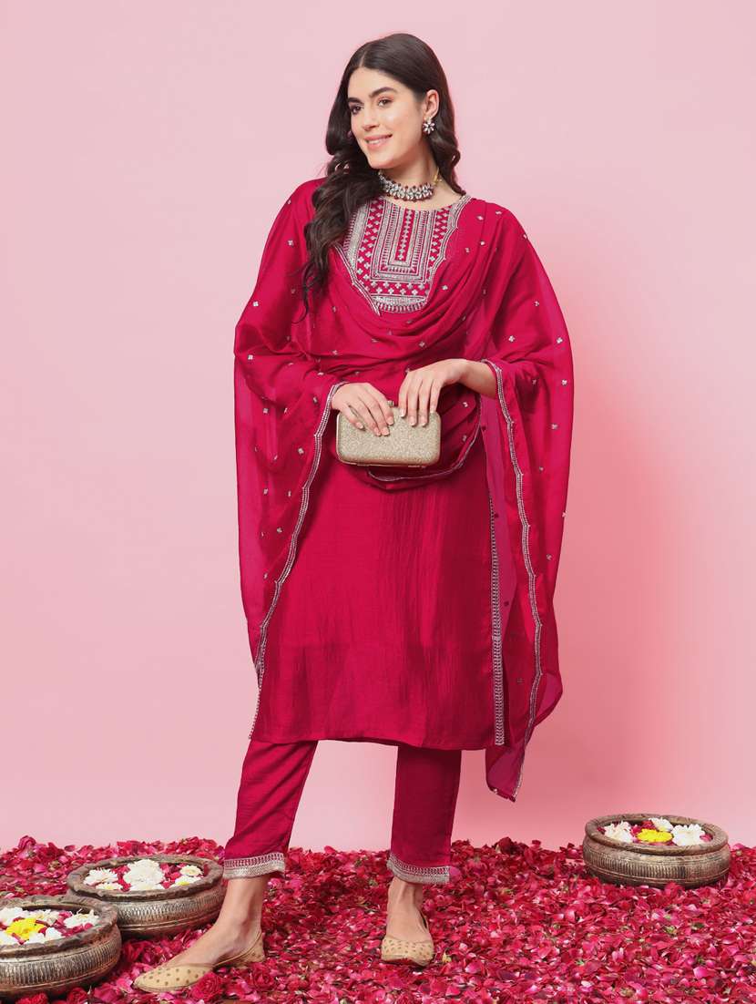 women pink kurta pant set with dupatta