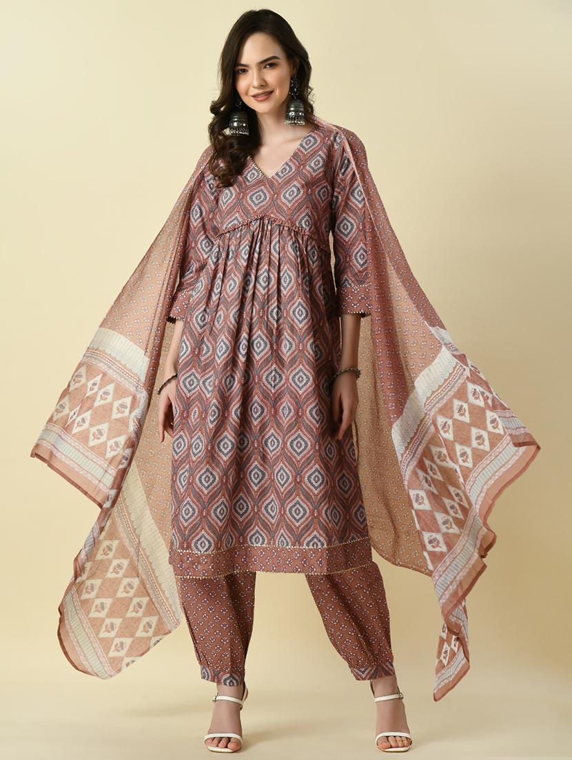 women three quarter sleeve kurta salwar with dupatta set - 21128982 - Standard Image - 1
