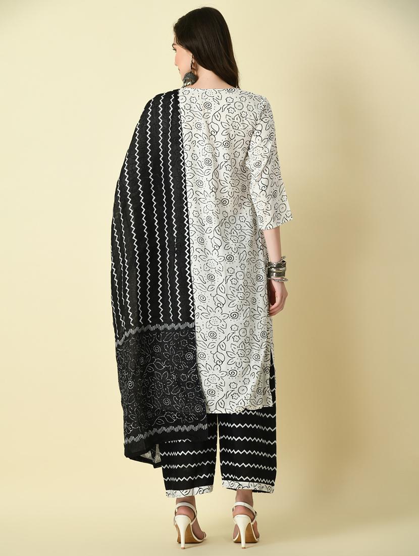 women three quarter sleeve kurta pant with dupatta set - 21128983 - Standard Image - 4