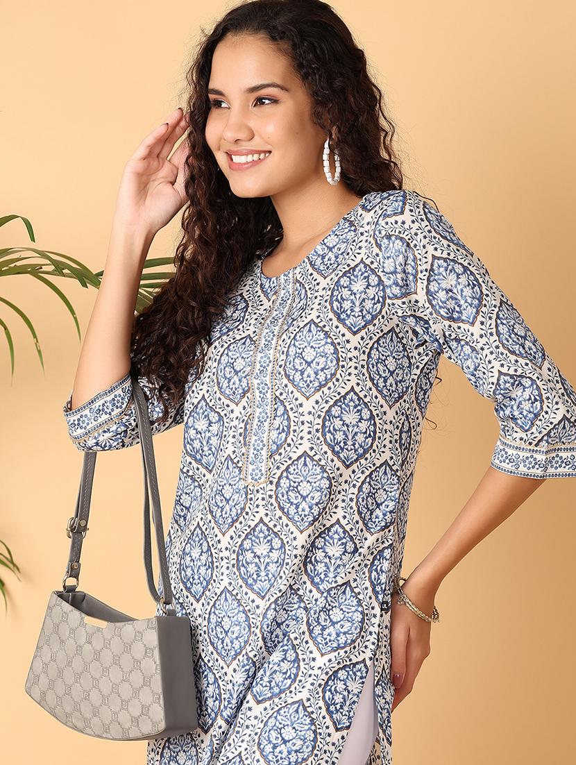 women three quarter sleeve straight kurta - 21130965 - Standard Image - 4