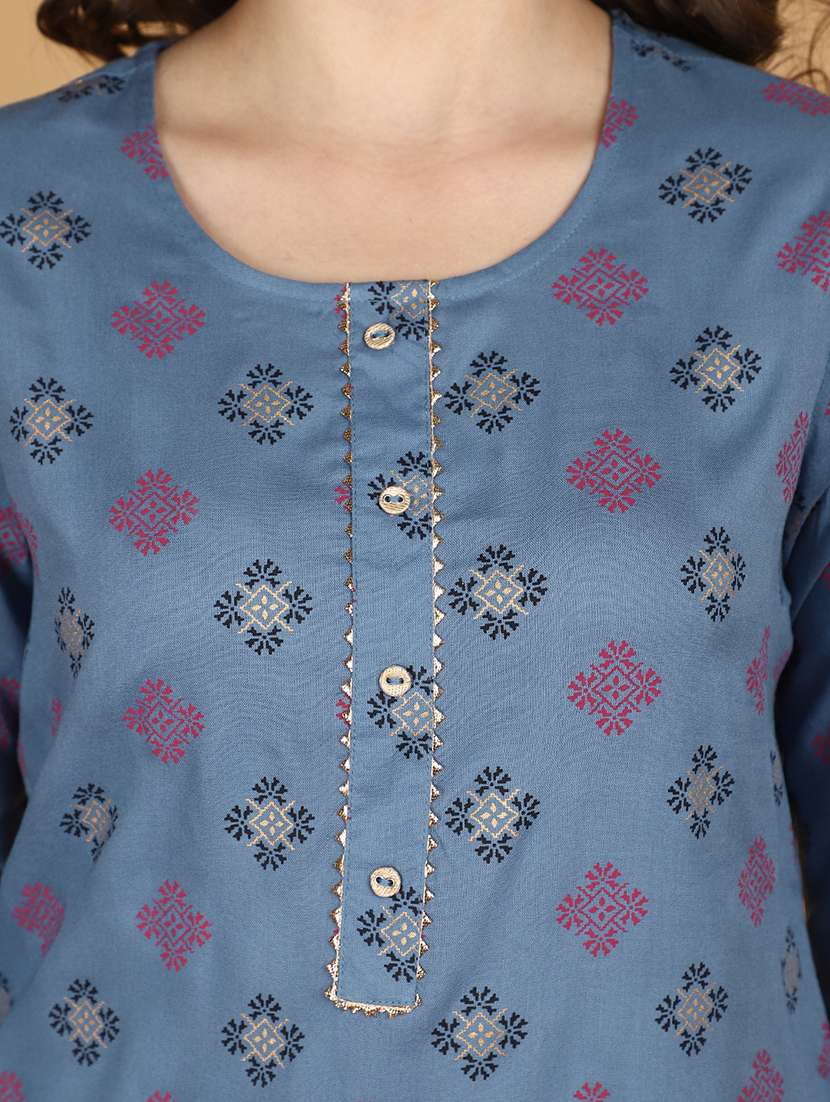 women three quarter sleeve straight kurta - 21131064 -  Standard Image - 6