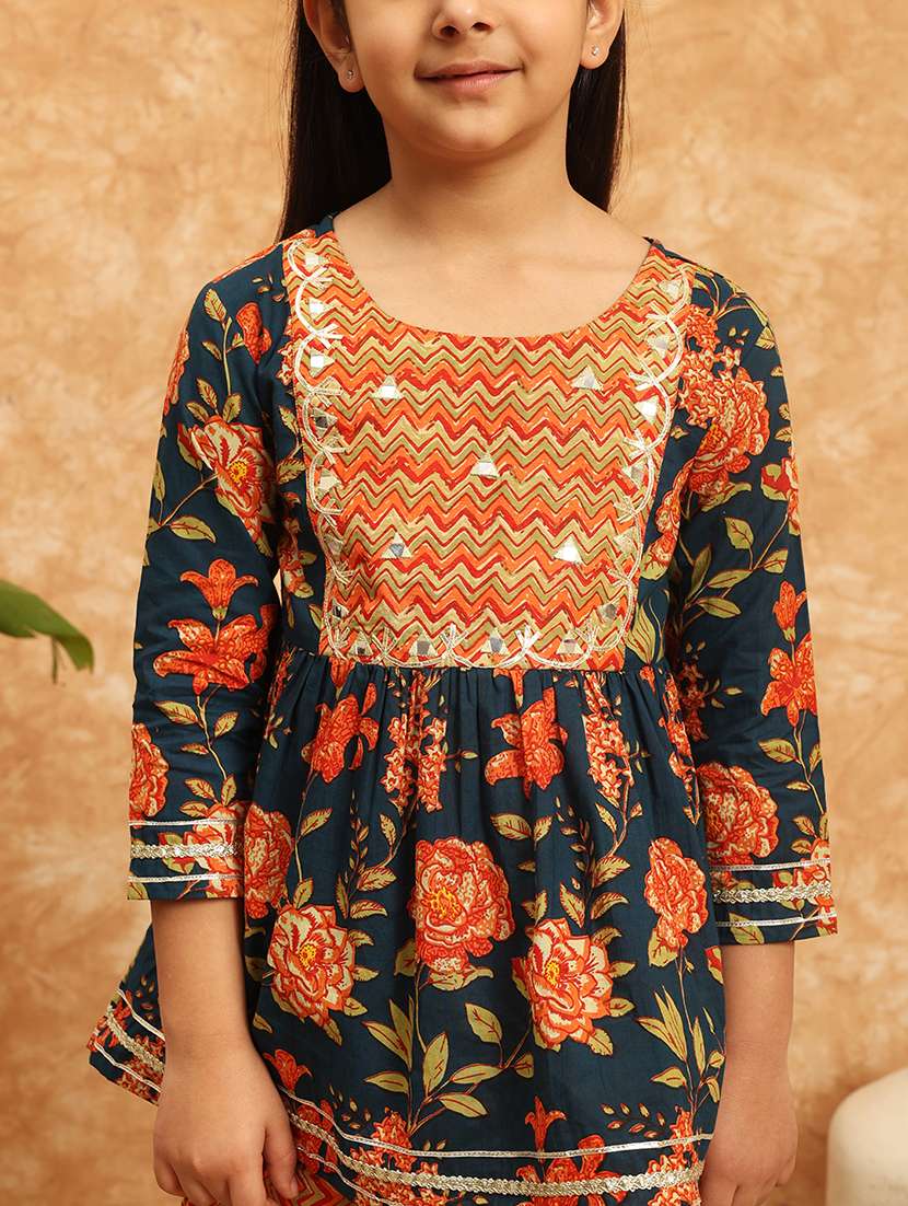 girls printed kurta sharara suit set - 21138282 -  Standard Image - 4