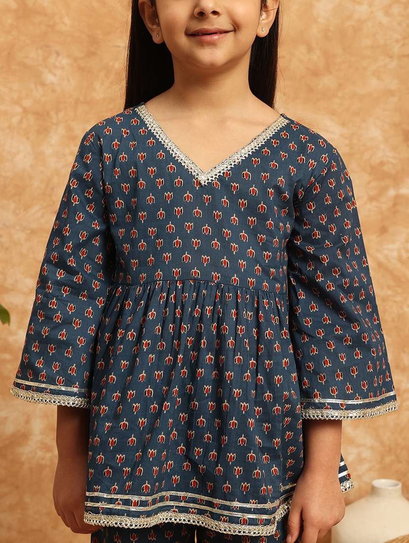 girls printed kurta sharara suit set - 21138286 -  Standard Image - 4
