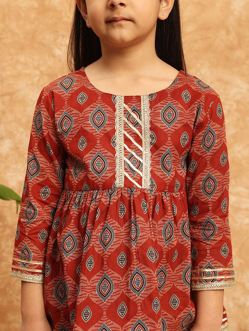 girls printed kurta sharara suit set - 21138287 - Standard Image - 4