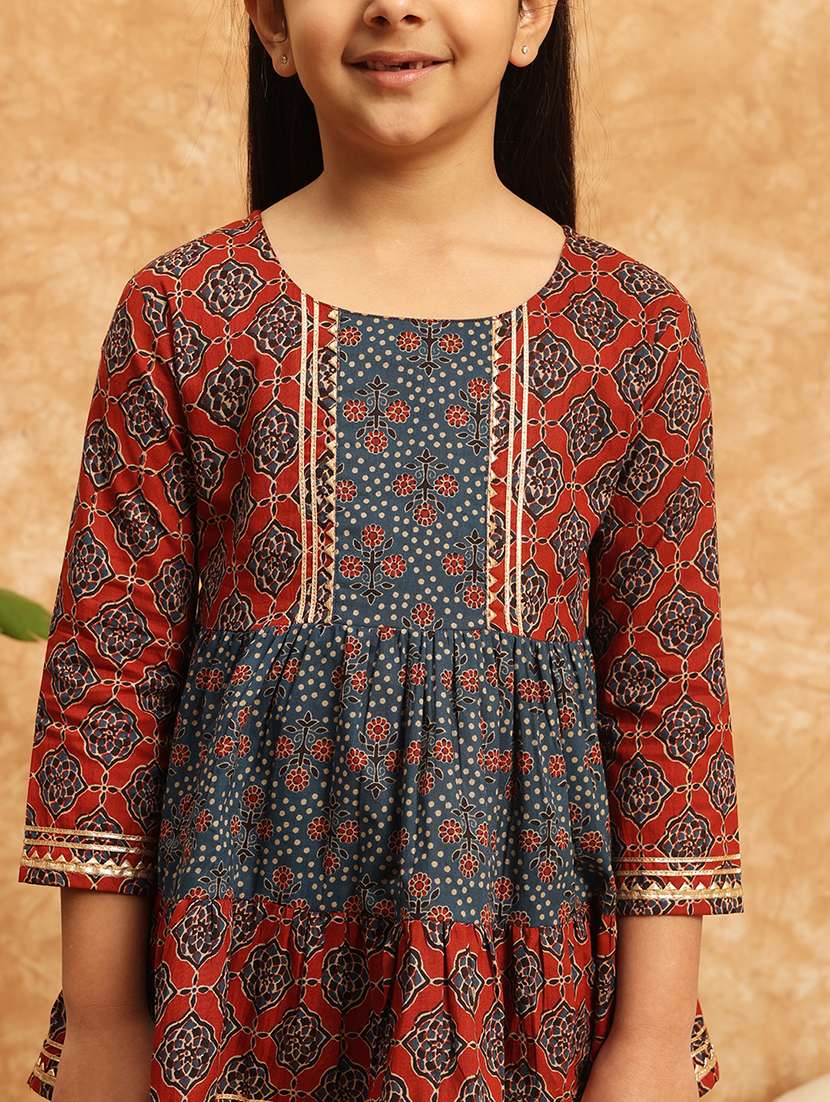 girls printed kurta sharara suit set - 21138294 -  Standard Image - 4