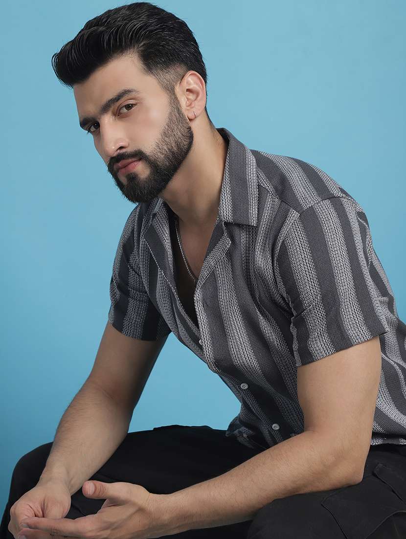 men striped casual shirt - 21139349 -  Standard Image - 4