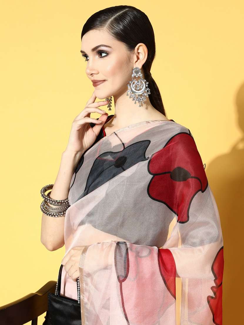 women beige floral printed saree - 21148794 - Standard Image - 4