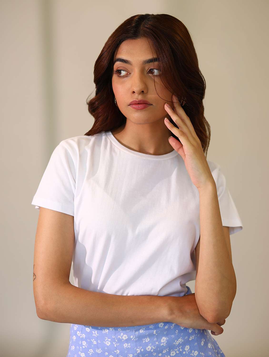 women solid short sleeves t-shirt - 21164615 -  Standard Image - 4