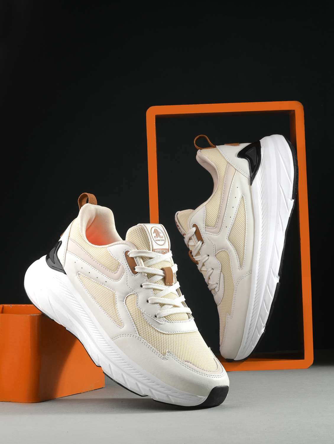 men solid lace up sport shoe