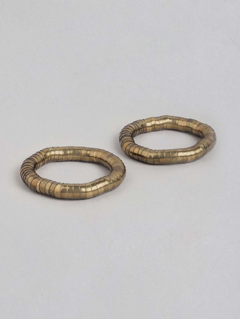 gold metal links bracelet