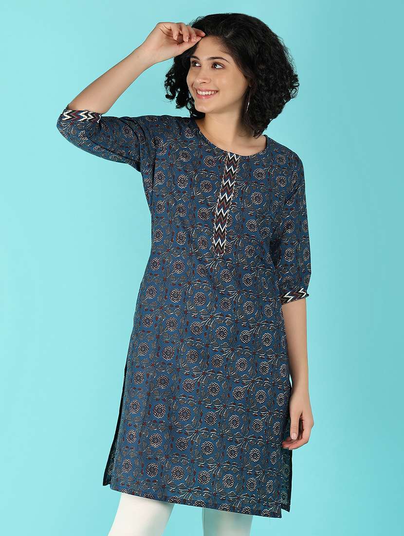 women three quarter sleeve straight kurta