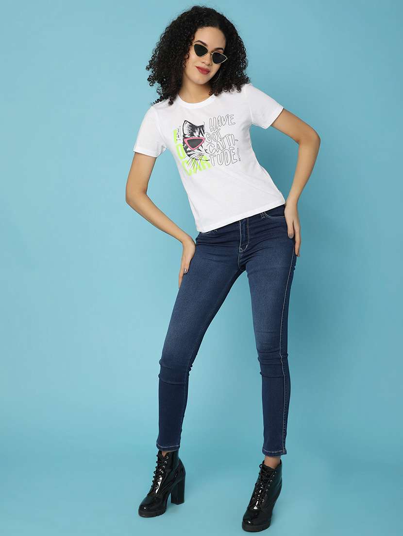 women chest print round neck t-shirt - 21176855 -  Standard Image - 4