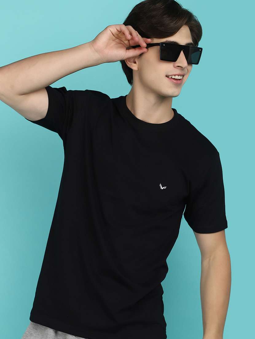 men round neck short sleeves t-shirt - 21177971 -  Standard Image - 1