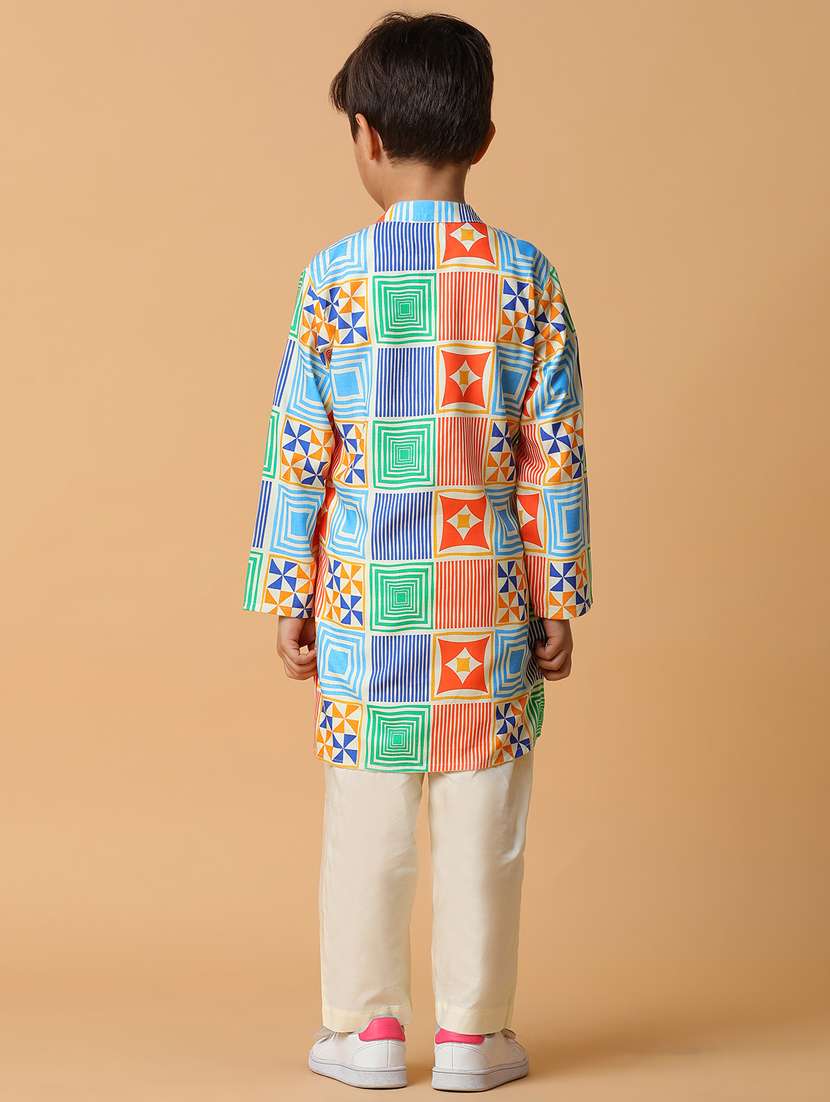 white printed viscose kurta set - 21178274 -  Standard Image - 4