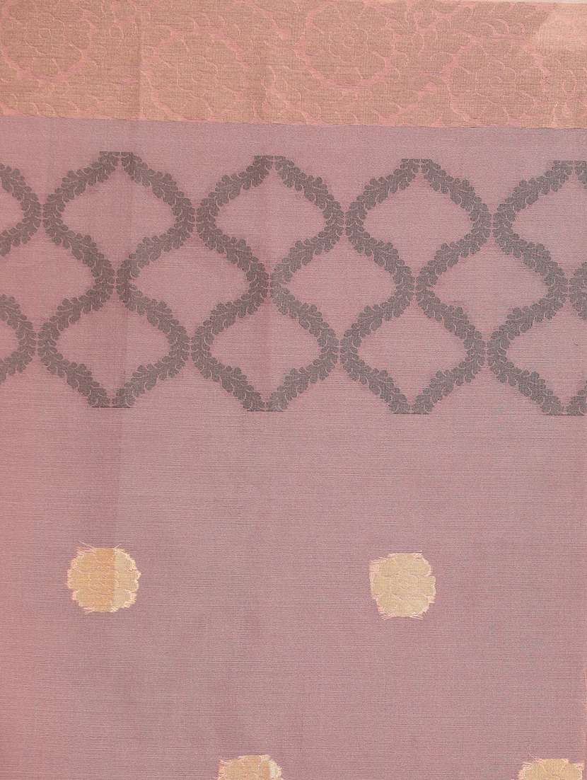 women self design bordered saree - 21185984 - Standard Image - 4