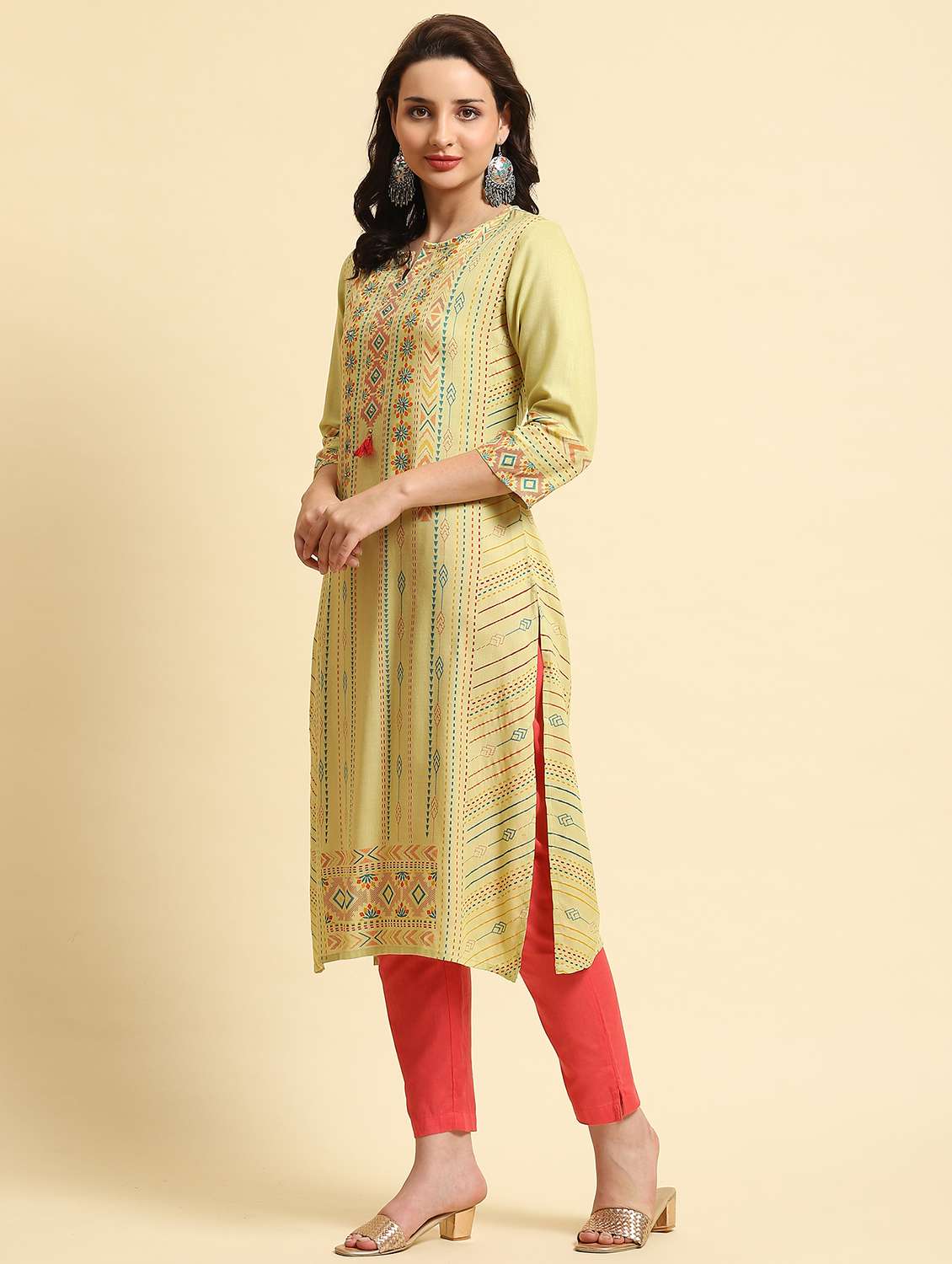women notch neck printed straight kurta - 21221588 - Standard Image - 1