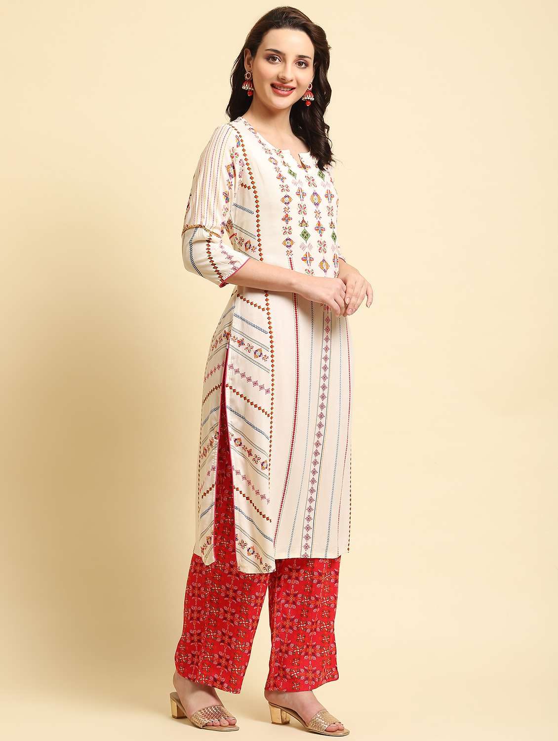 women off white geometric kurta pant set - 21221589 -  Standard Image - 1