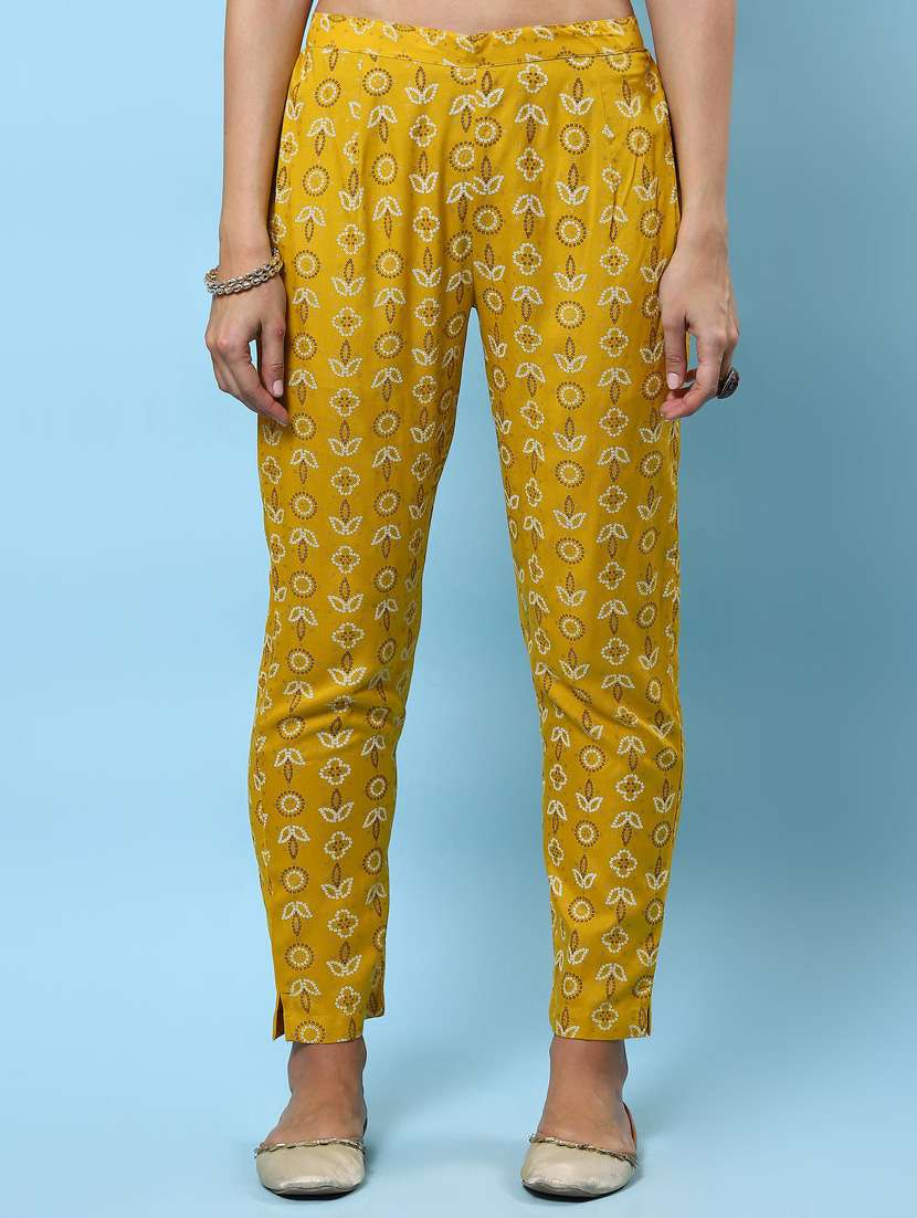 women mustard bandhani v neck kurta pant set - 21221637 -  Standard Image - 4