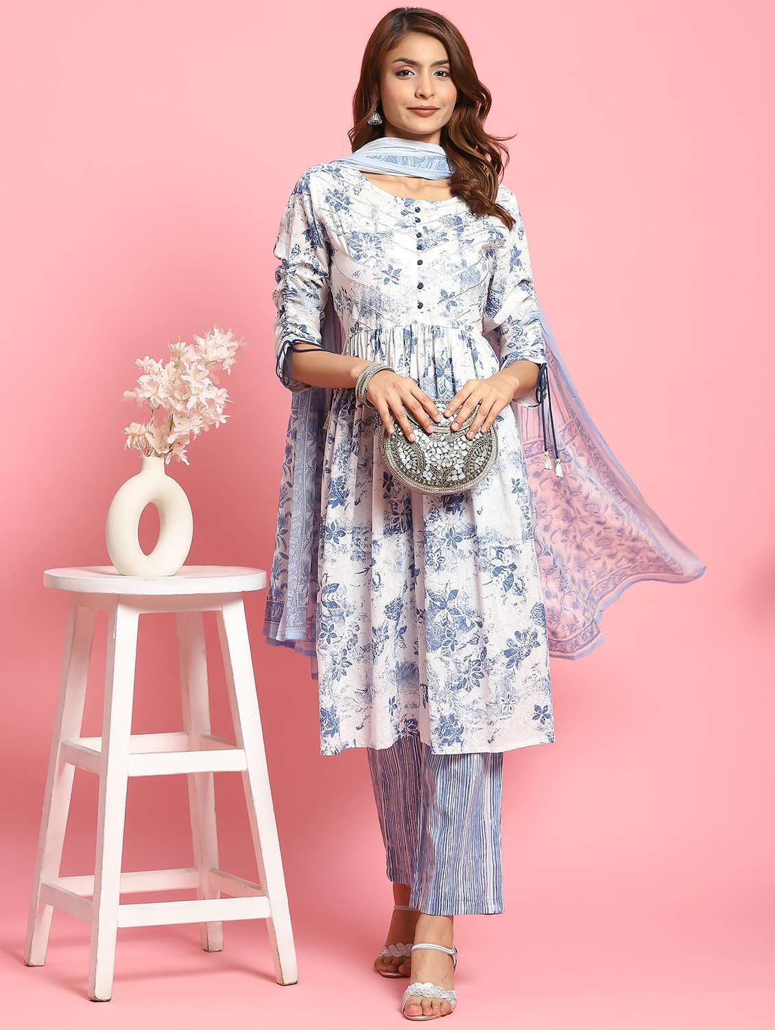 women floral kurta pant set with dupatta