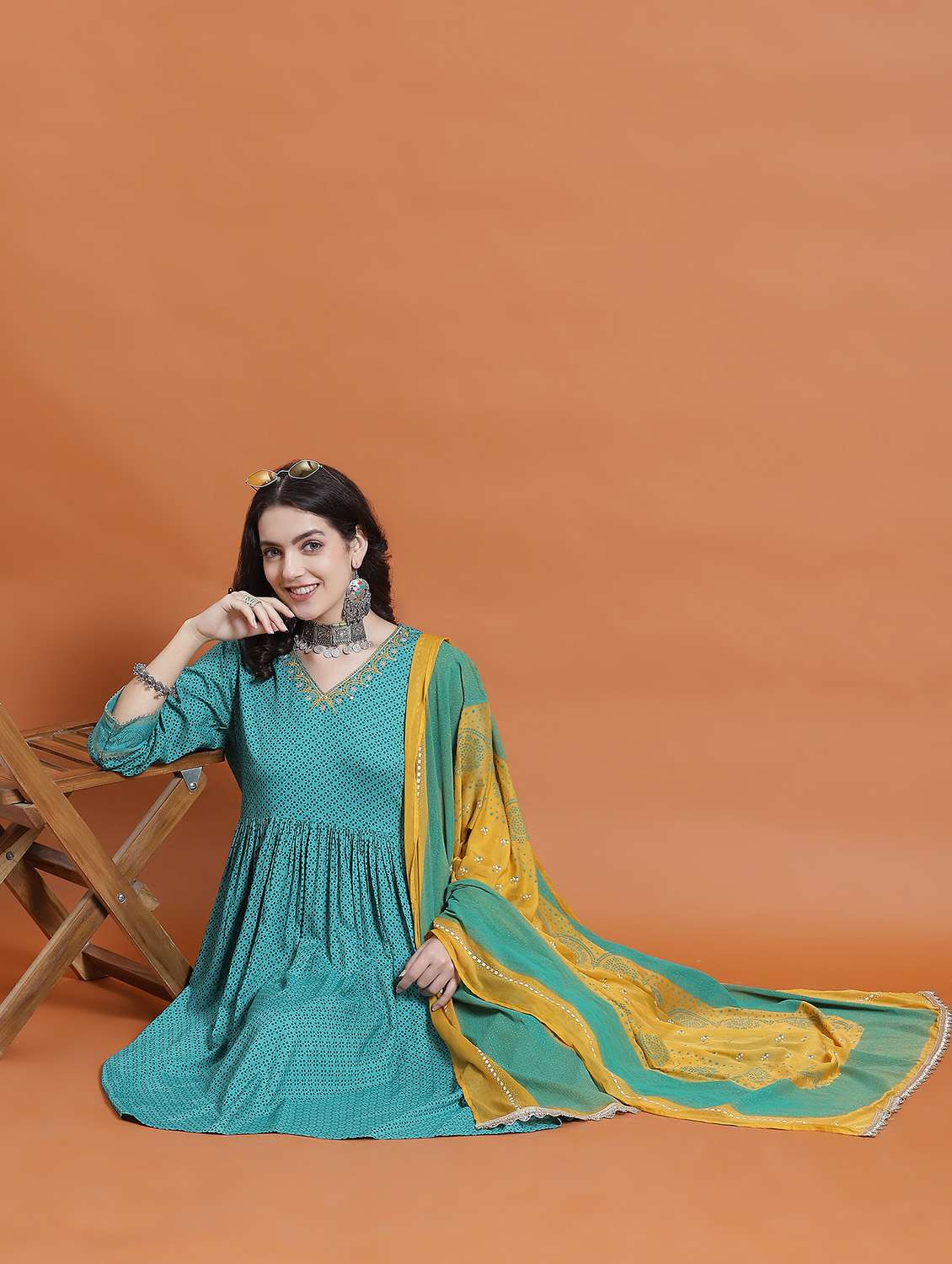 women kurta palazzo set with dupatta - 21221687 - Standard Image - 4