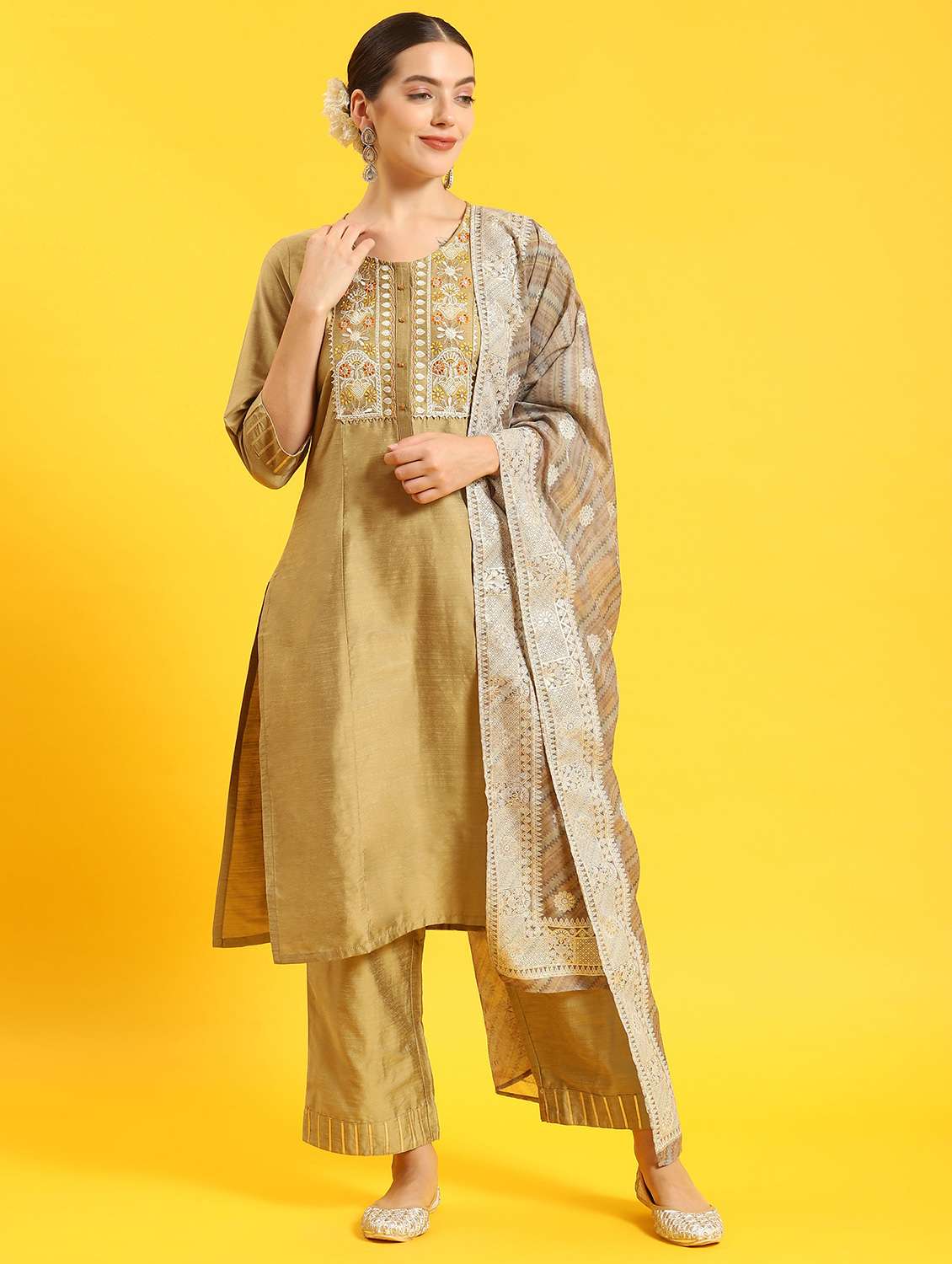 women embroidered kurta pant set with dupatta - 21221723 - Standard Image - 4