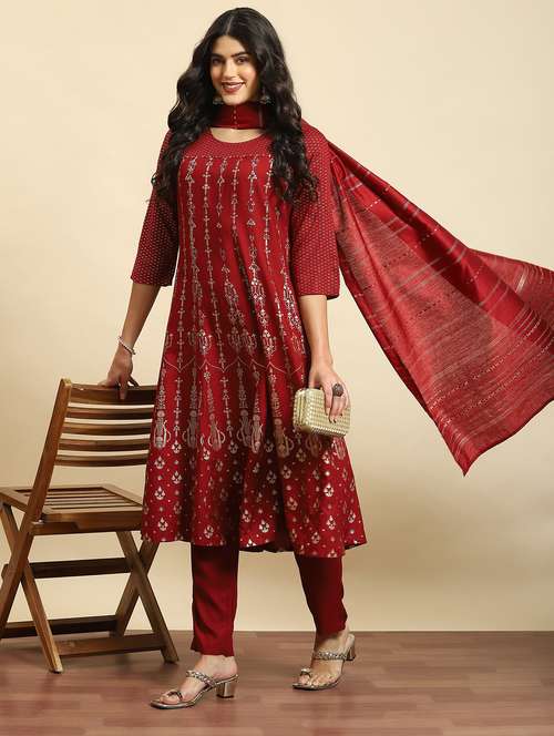 women foil print round neck kurta pant set with dupatta - 21221725 -  Standard Image - 0