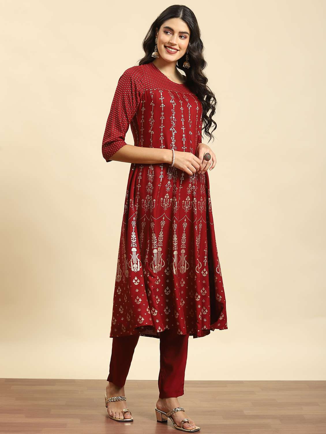 women foil print round neck kurta pant set with dupatta - 21221725 -  Standard Image - 1
