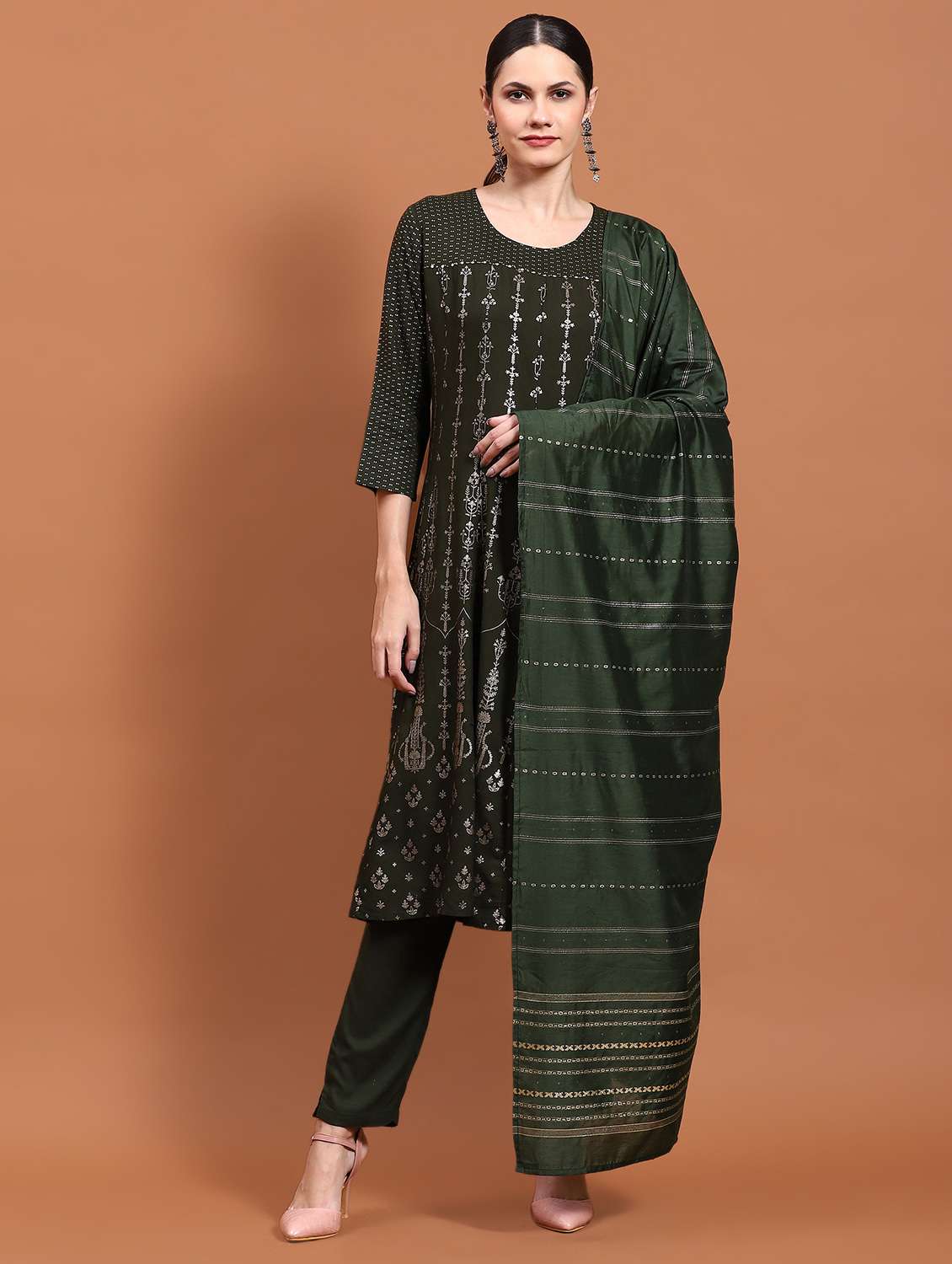 women round neck kurta pant set - 21221726 - Standard Image - 4
