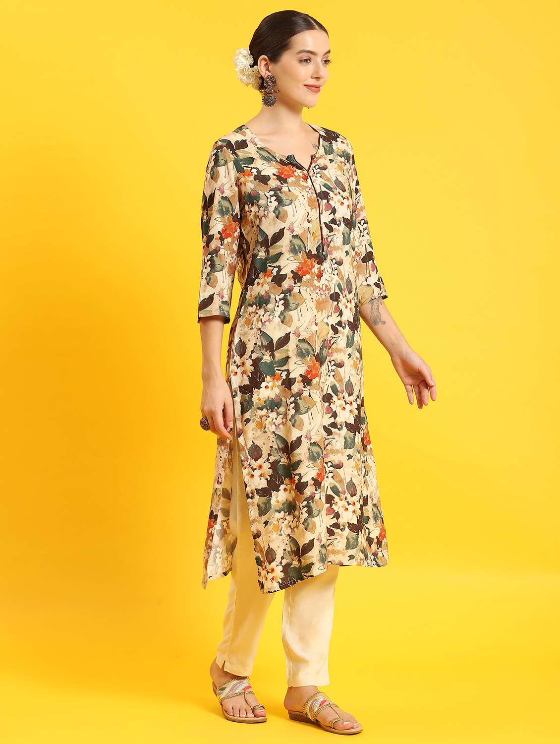 women floral kurta pant set with dupatta - 21221729 -  Standard Image - 1