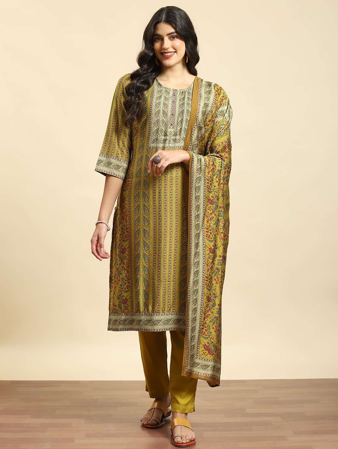 women printed kurta pant set with dupatta