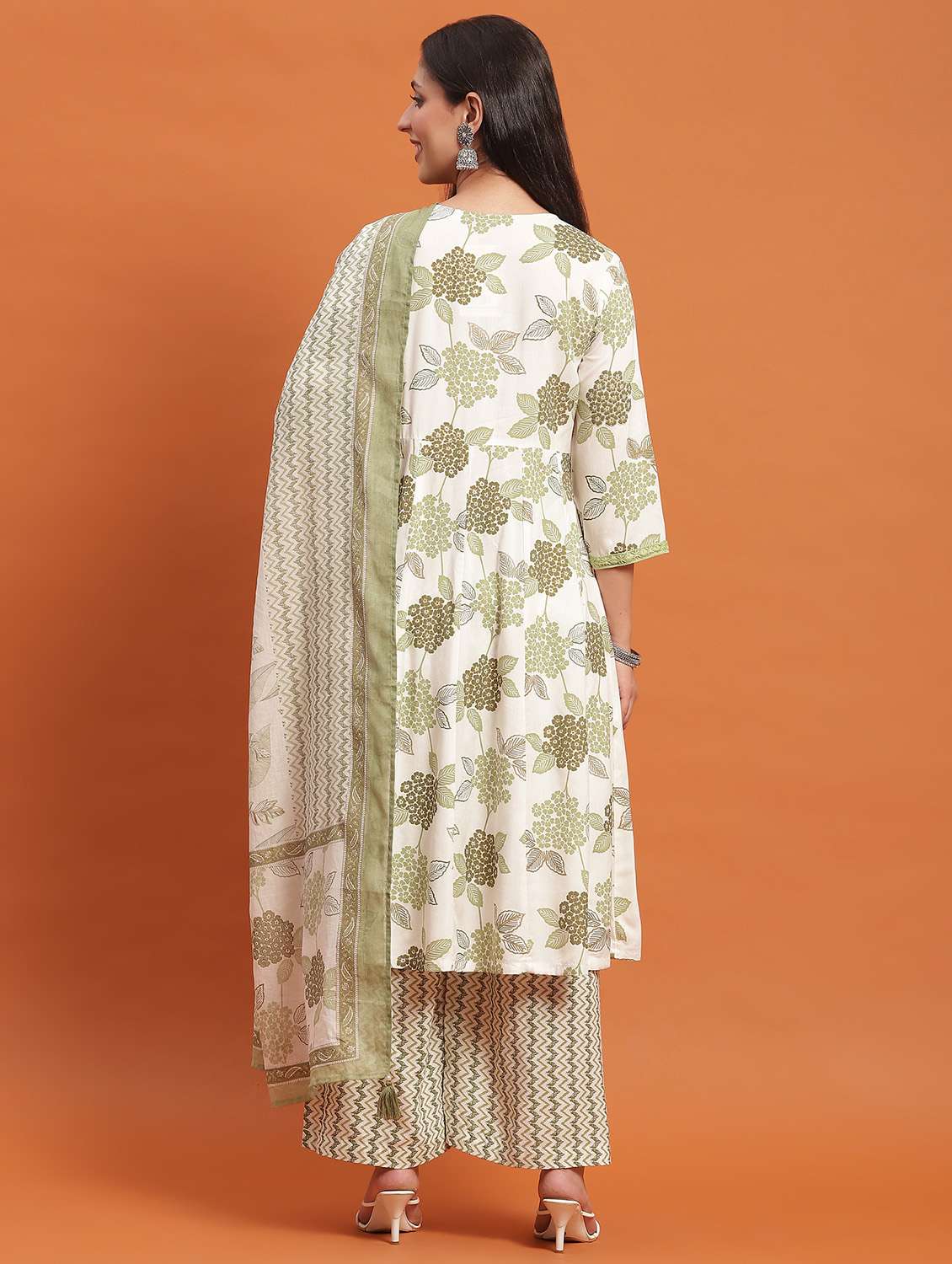 women three quarter sleeve kurta palazzo with dupatta set - 21221771 - Standard Image - 4