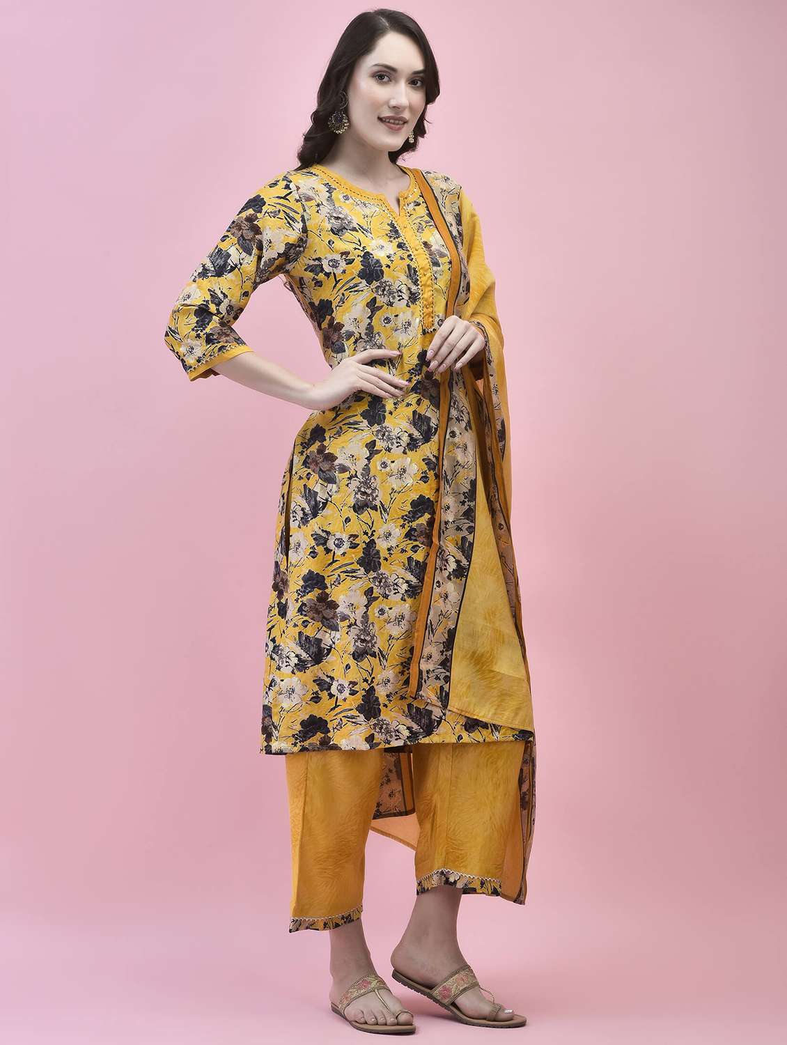 women three quarter sleeve kurta palazzo with dupatta set - 21221797 -  Standard Image - 4