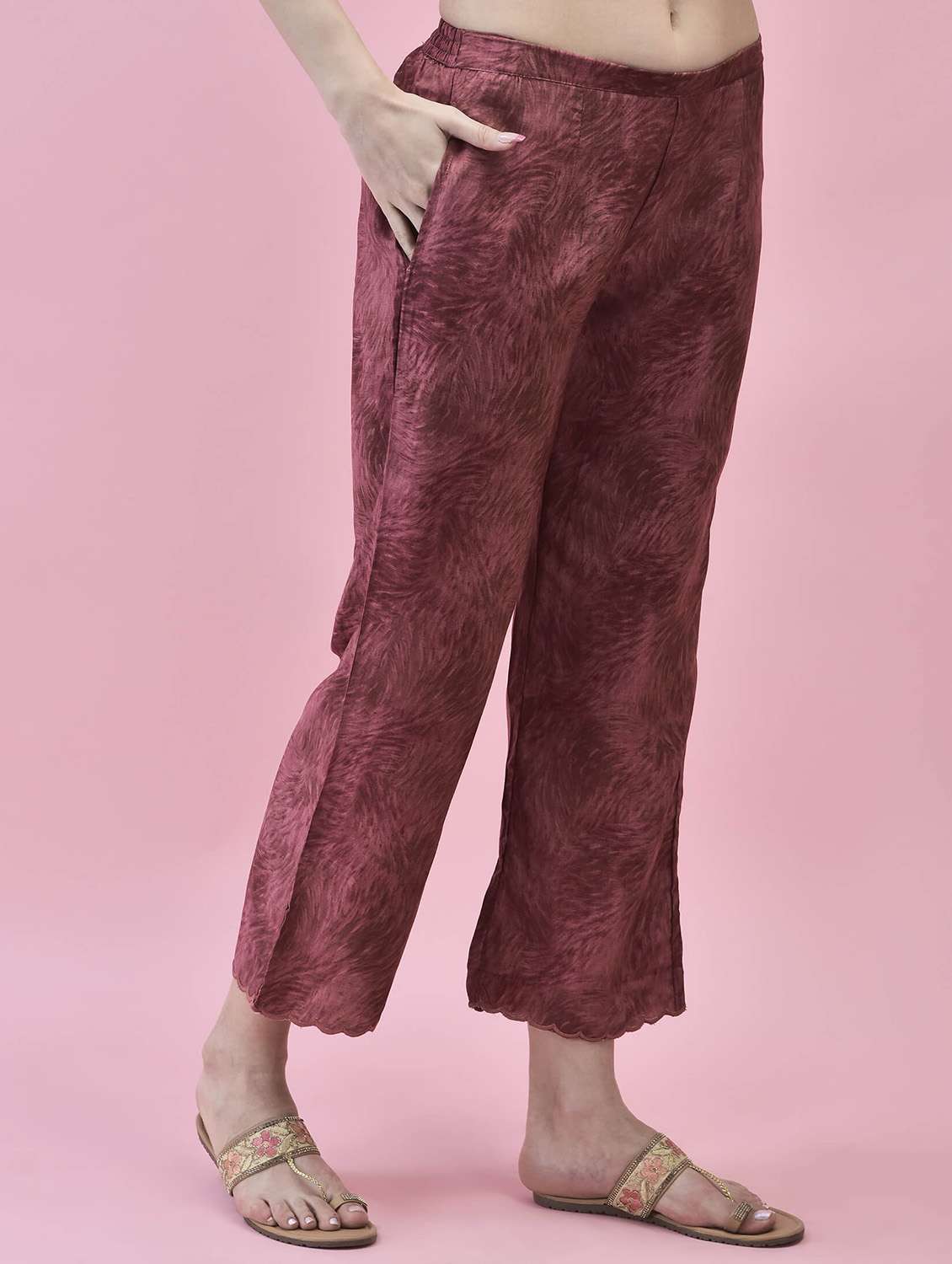 women printed kurta pant set with dupatta - 21221812 -  Standard Image - 6