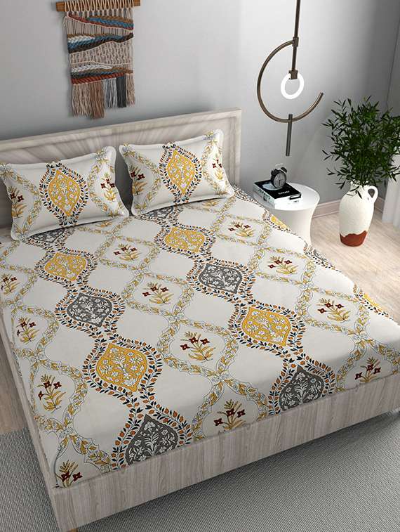 elastic fitted king size bedsheet with two pillow covers 