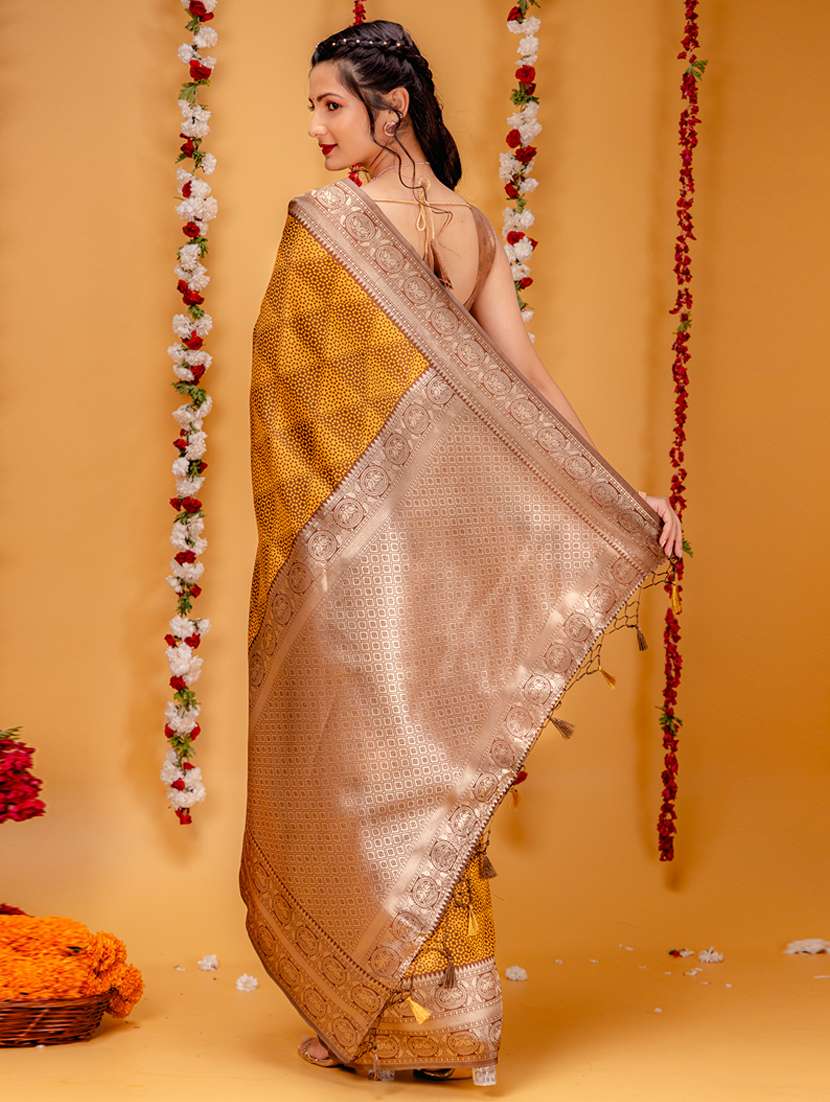 women self design kanjivaram saree with blouse - 21227300 - Standard Image - 1
