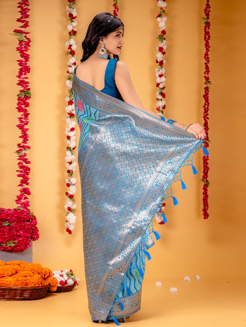 women self design banarasi saree with blouse - 21227332 -  Standard Image - 1
