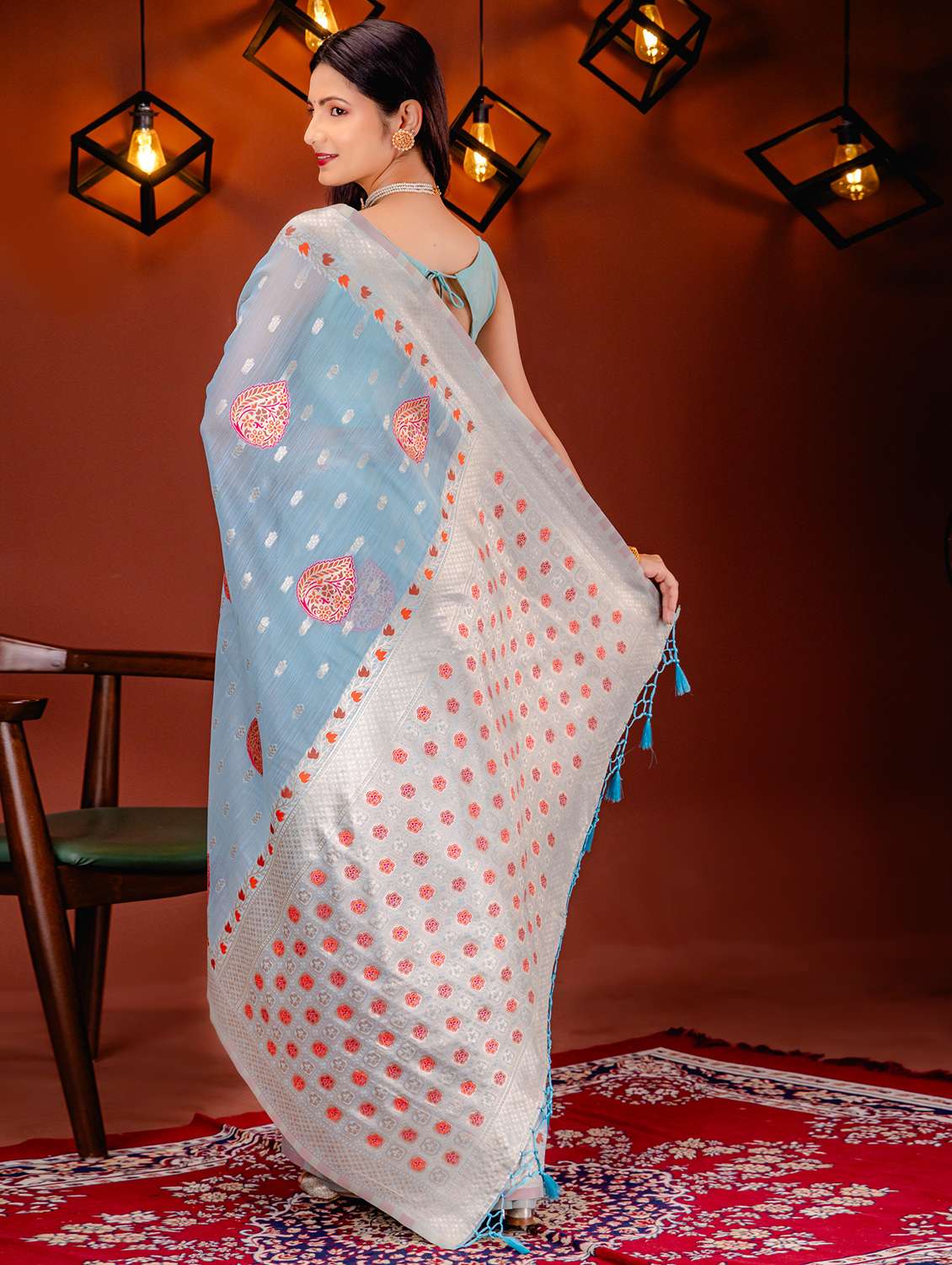 light blue banarasi saree with blouse - 21227632 - Standard Image - 1