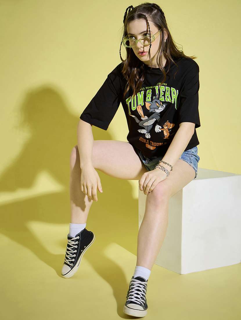 women round neck graphic oversized t-shirt - 21229045 -  Standard Image - 4