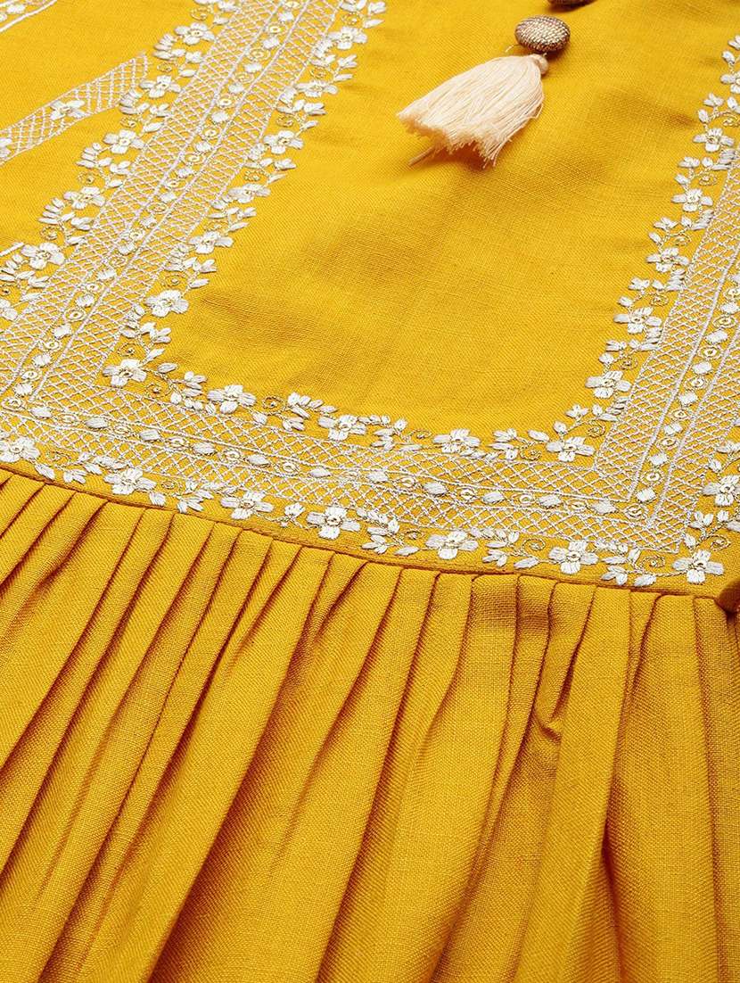 women kurta pant set with dupatta - 21230446 -  Standard Image - 4