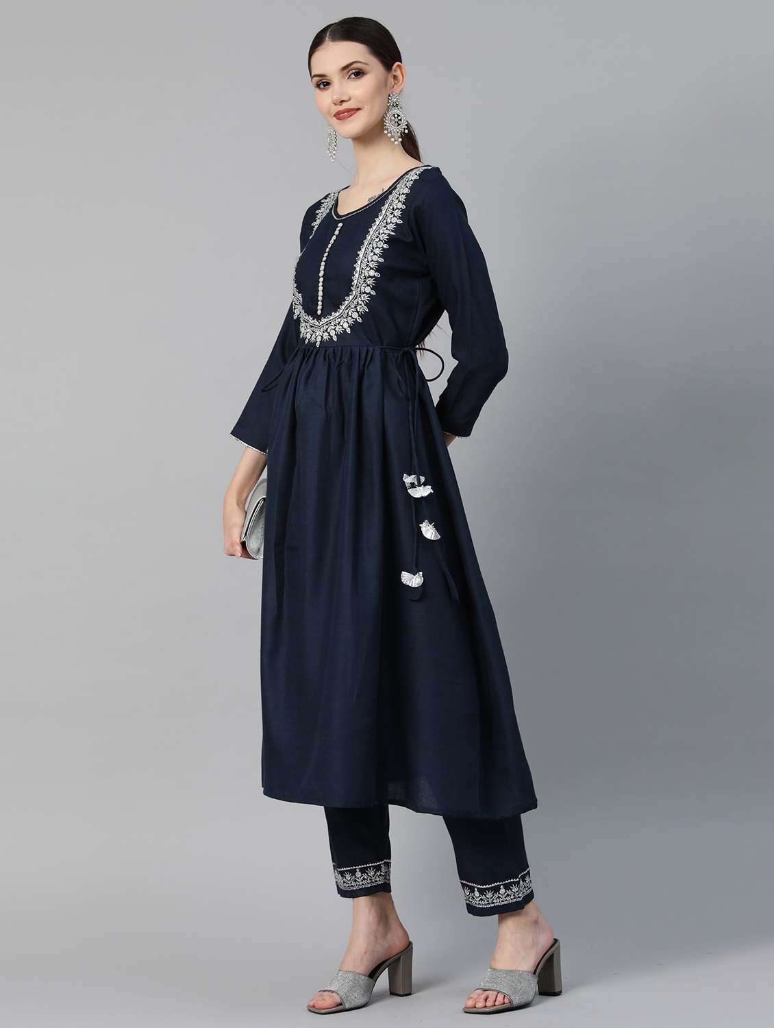 women round neck kurta pant set - 21230795 -  Standard Image - 1