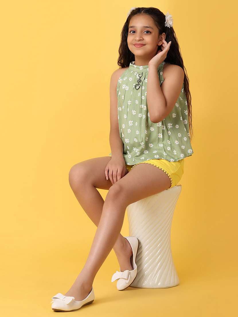 green floral printed top - 21236247 -  Standard Image - 4