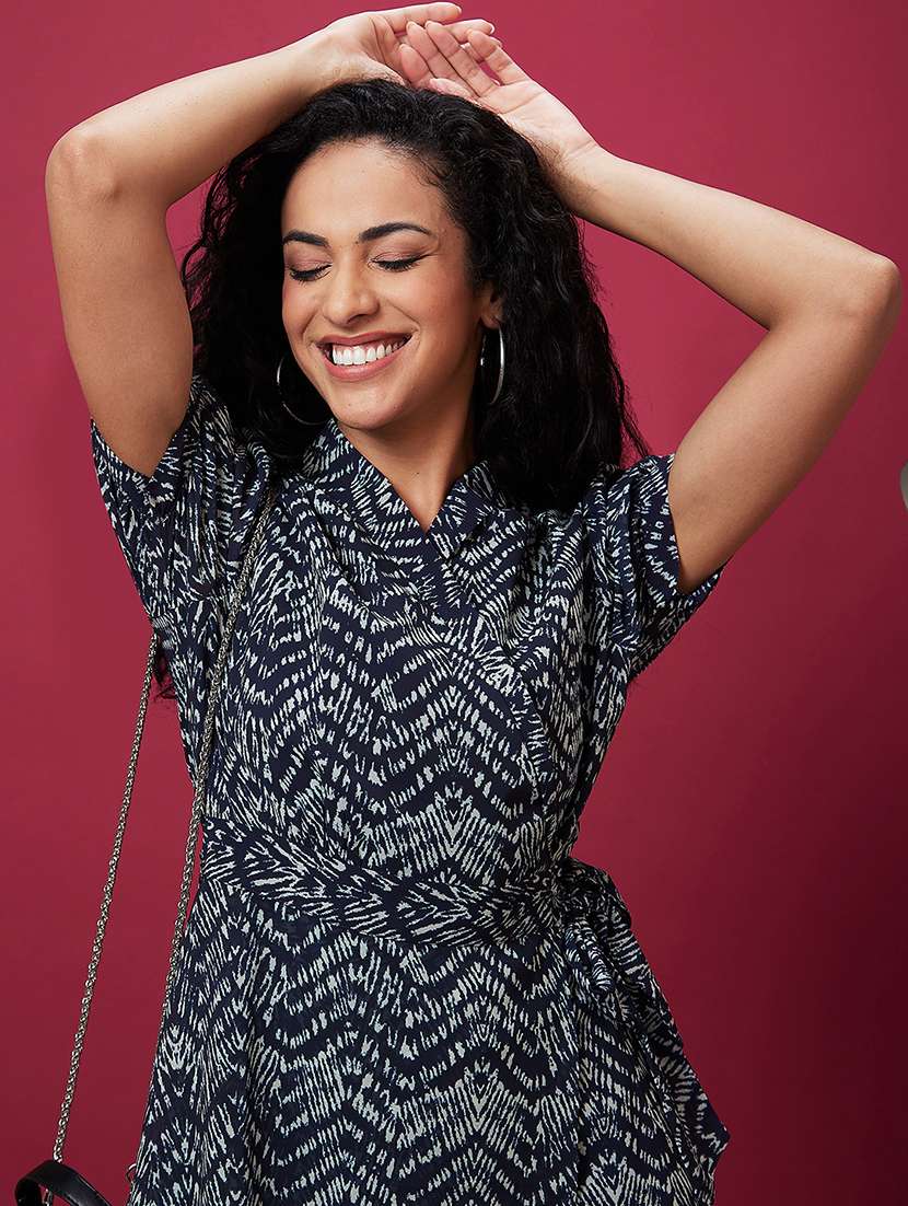 black polyester wrap dress - 21237458 -  Standard Image - 4